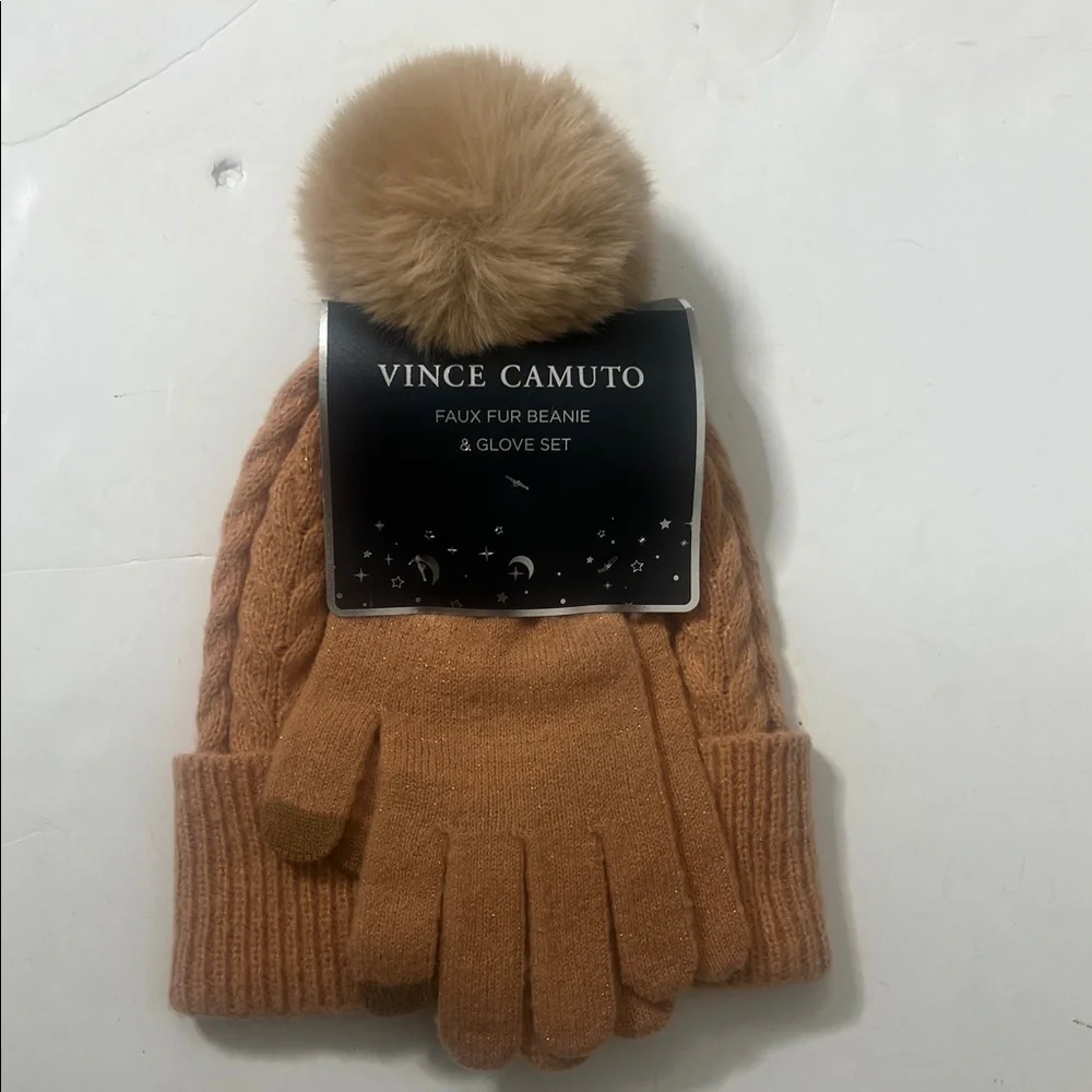 Vince Camuto & Nine West Blush Faux Fur‎ Beanie & Glove Set ONE SIZE